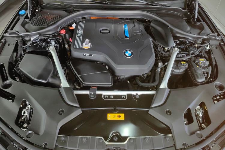 Used BMW 5 Series New Energy 2022 535Le M Sport Package Engine Bay