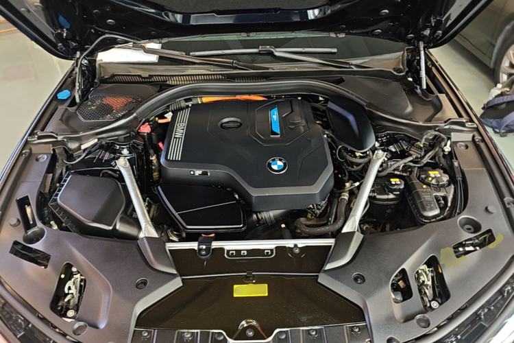 Used BMW 5 Series New Energy 2022 535Le M Sport Package Engine Bay