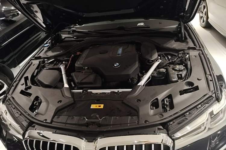 Used BMW 5 Series New Energy 2022 Second Facelift 535Le M Sport Package Engine Bay