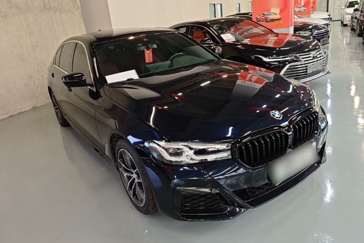 Used BMW 5 Series New Energy 2022 535Le M Sport Package Front Right 45 Deg