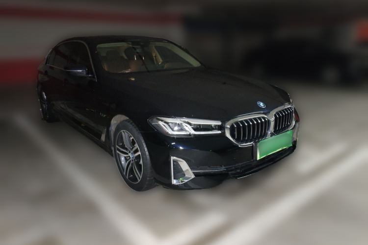 Used BMW 5 Series New Energy 2022 Second Facelift 535Le Luxury Package Front Right 45 Deg