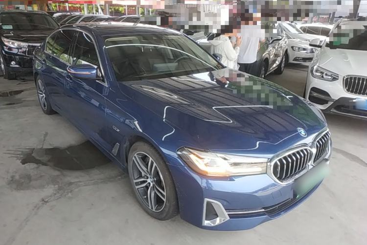 Used BMW 5 Series New Energy 2022 Updated Version 535Le Luxury Package Front Right 45 Deg