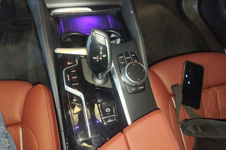 Used BMW 5 Series New Energy 2022 Second Facelift 535Le Pioneer Edition M Sport Package Gear Lever