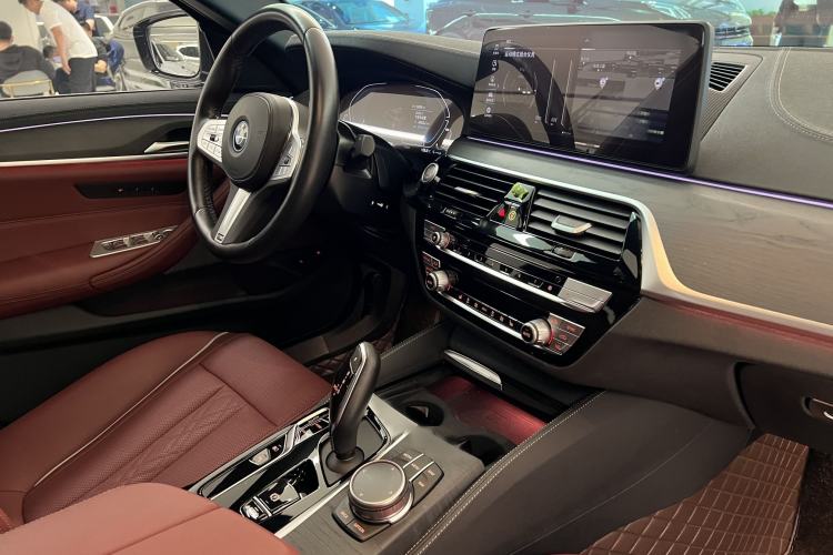 Used BMW 5 Series New Energy 2022 Second Facelift 535Le M Sport Package Interior 12