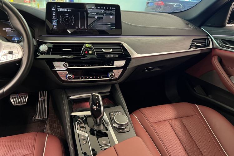 Used BMW 5 Series New Energy 2022 Second Facelift 535Le M Sport Package Interior 2