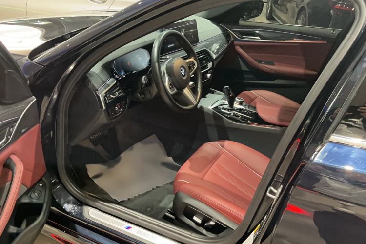 Used BMW 5 Series New Energy 2022 Restyled 535Le M Sport Package Interior 2