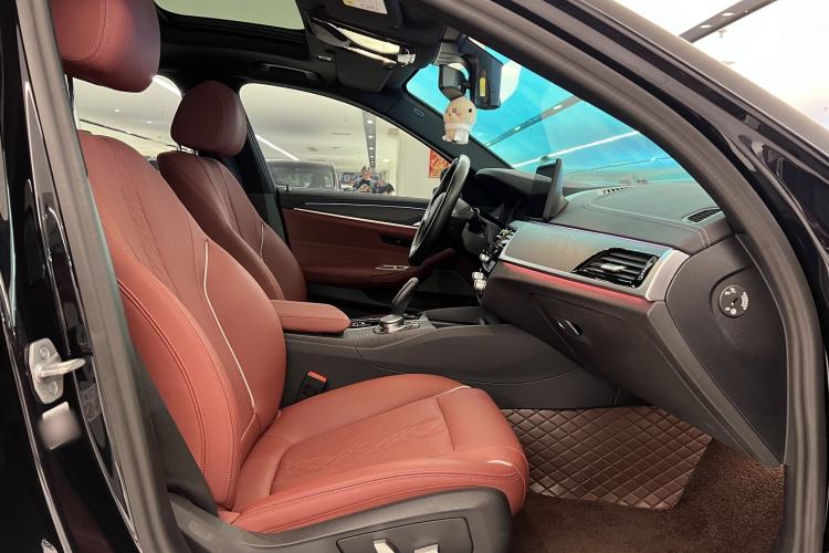Used BMW 5 Series New Energy 2022 Second Facelift 535Le M Sport Package Interior 8