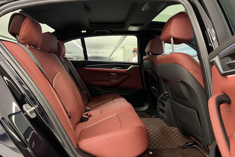 Used BMW 5 Series New Energy 2022 Second Facelift 535Le M Sport Package Interior 9
