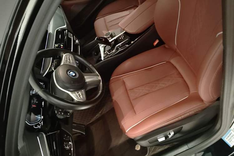 Used BMW 5 Series New Energy 2022 Second Facelift 535Le M Sport Package Left Front Seat