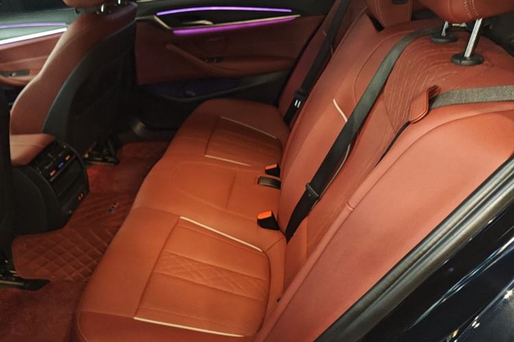 Used BMW 5 Series New Energy 2022 535Le M Sport Package Left Rear Seat