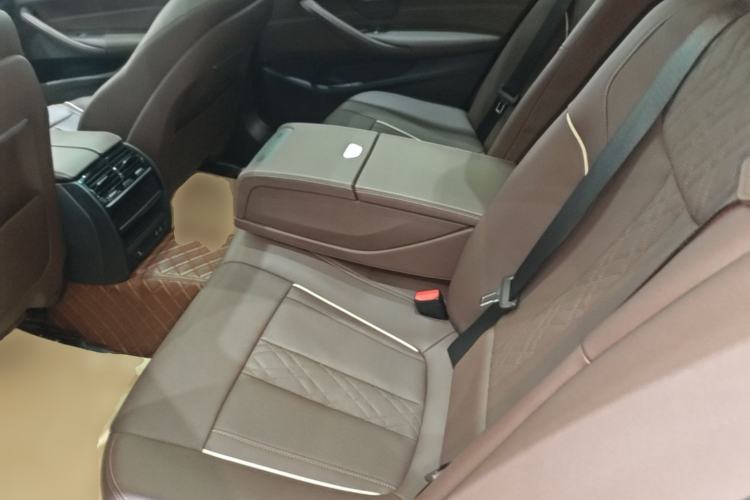 Used BMW 5 Series New Energy 2022 535Le M Sport Package Left Rear Seat