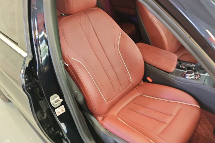 Used BMW 5 Series New Energy 2022 535Le M Sport Package Right Front Seat