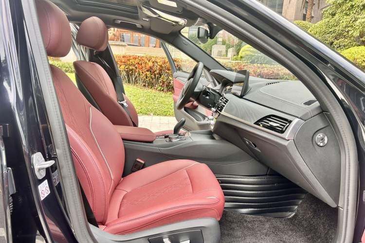 Used BMW 5 Series New Energy 2022 535Le M Sport Package Right Front Seat