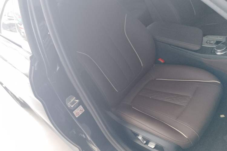 Used BMW 5 Series New Energy 2022 535Le M Sport Package Right Front Seat