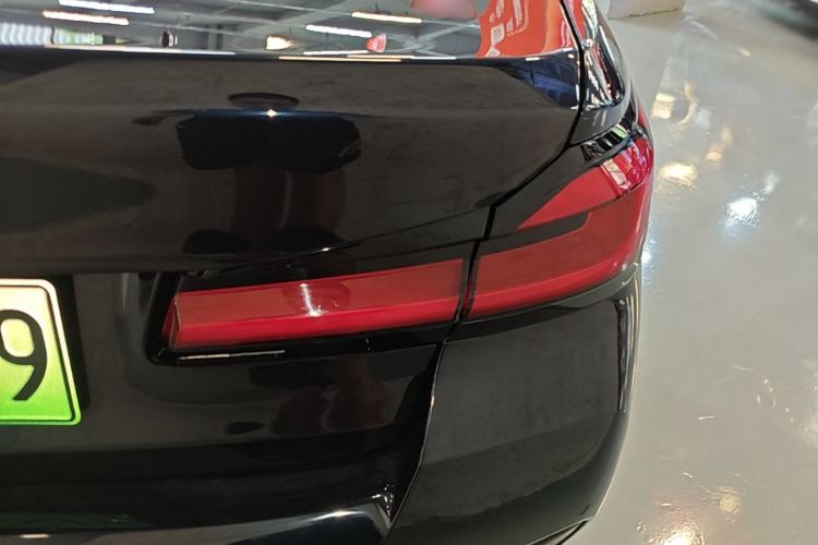 Used BMW 5 Series New Energy 2022 535Le M Sport Package Right Rear Taillight