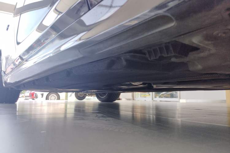 Used BMW 5 Series New Energy 2022 535Le M Sport Package Right Side Sill