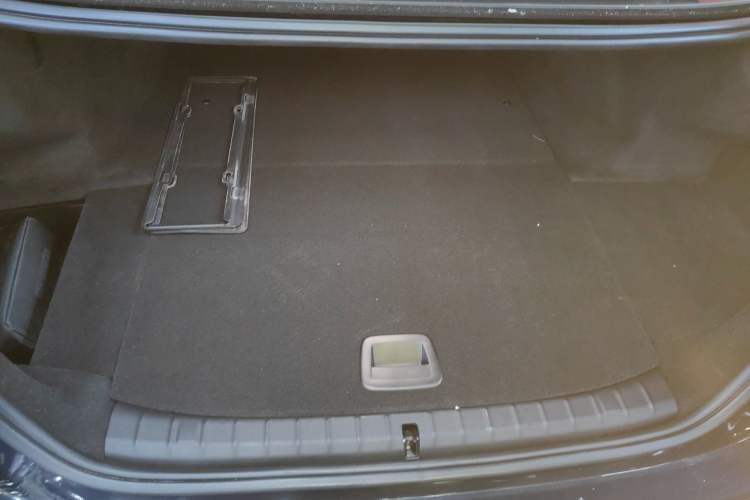 Used BMW 5 Series New Energy 2022 535Le M Sport Package Trunk