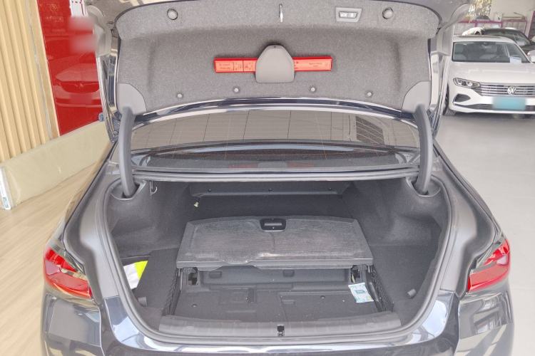 Used BMW 5 Series New Energy 2022 535Le M Sport Package Trunk