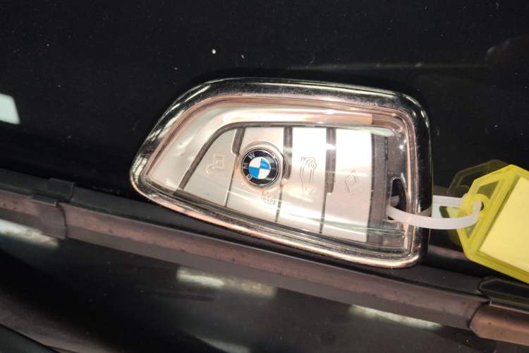 Used BMW 5 Series New Energy 2022 535Le M Sport Package Vehicle Key