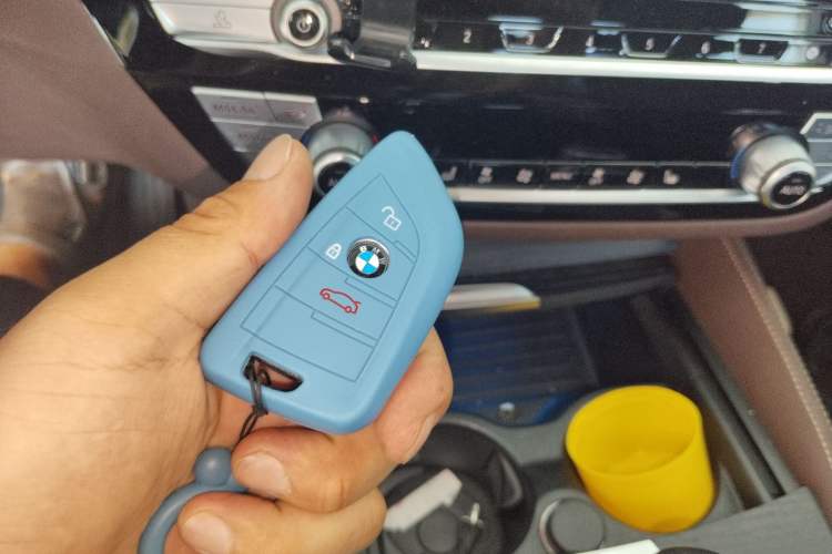 Used BMW 5 Series New Energy 2022 535Le M Sport Package Vehicle Key