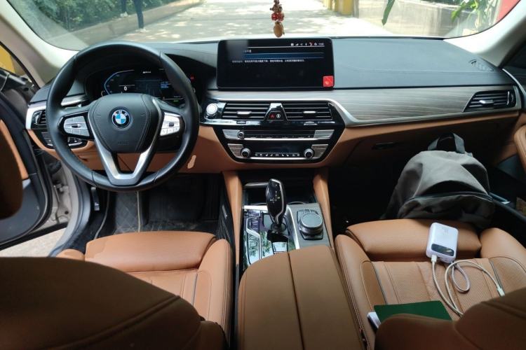 Used BMW 5 Series New Energy 2022 535Le Luxury Package Center Console