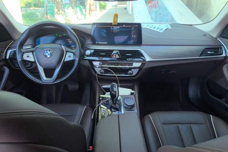 Used BMW 5 Series New Energy 2022 535Le Luxury Package Center Console
