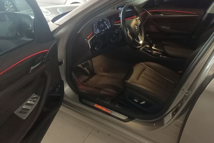 Used BMW 5 Series New Energy 2022 Second Facelift 535Le Luxury Package Driver Seat
