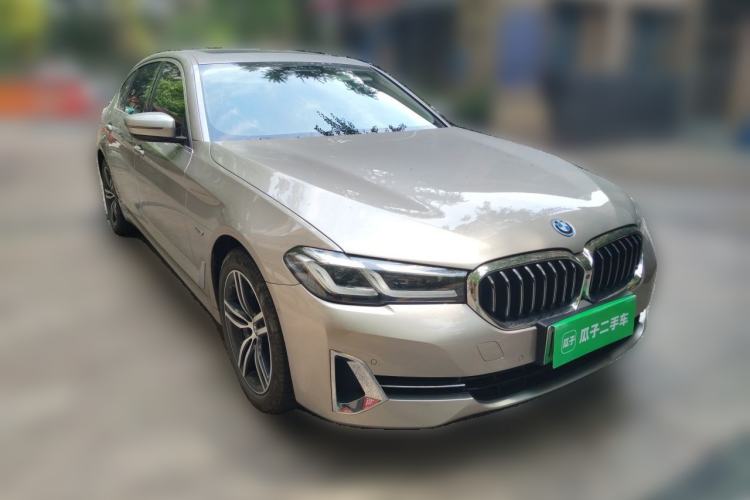 Used BMW 5 Series New Energy 2022 535Le Luxury Package Front Right 45 Deg