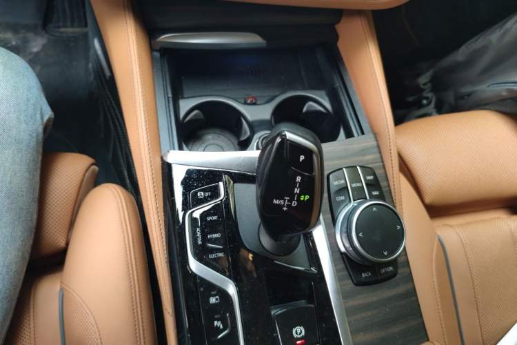 Used BMW 5 Series New Energy 2022 535Le Luxury Package Gear Lever