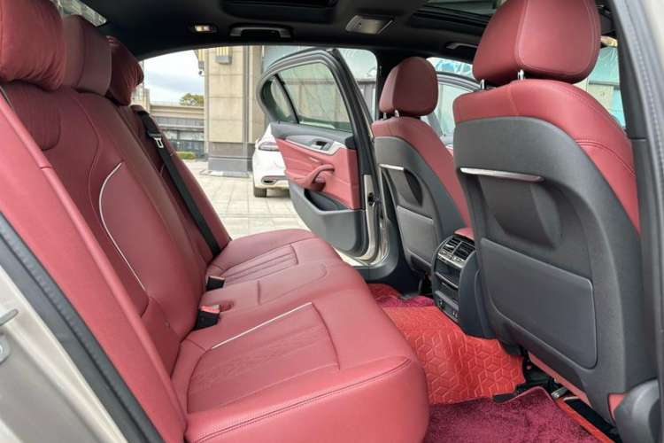 Used BMW 5 Series New Energy 2022 Restyled 535Le M Sport Package Interior 9