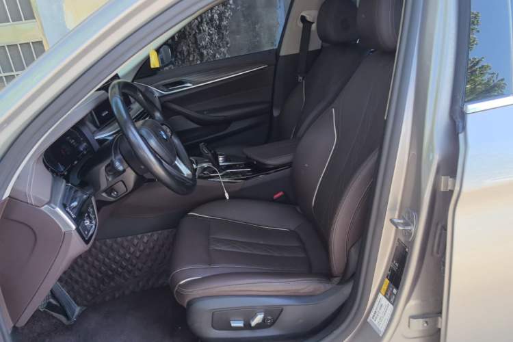 Used BMW 5 Series New Energy 2022 535Le Luxury Package Left Front Seat