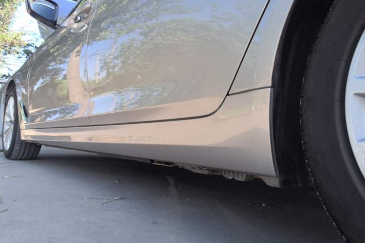 Used BMW 5 Series New Energy 2022 535Le Luxury Package Left Side Sill