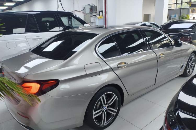 Used BMW 5 Series New Energy 2022 Updated Version 535Le Luxury Package Rear Right 45 Deg