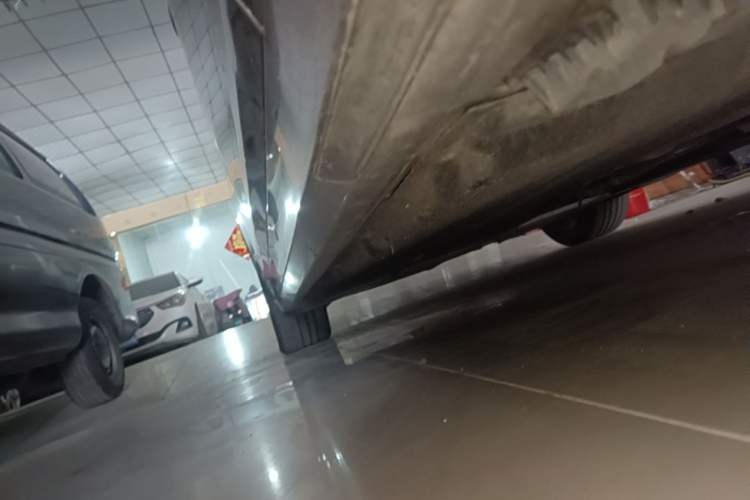 Used BMW 5 Series New Energy 2022 Second Facelift 535Le Luxury Package Right Side Sill