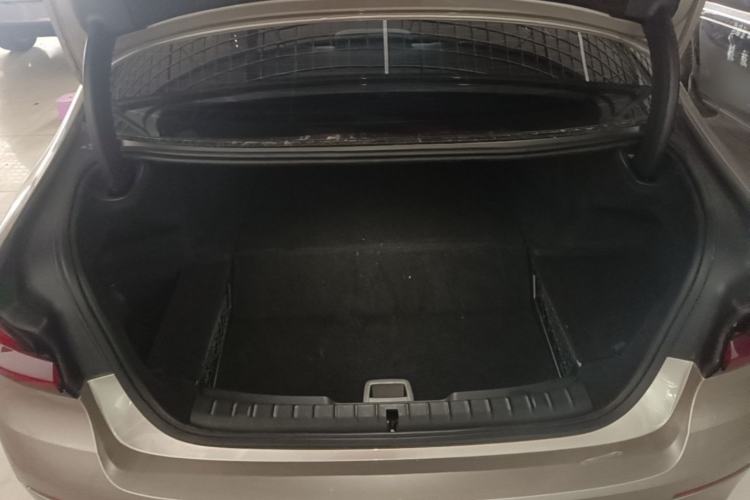 Used BMW 5 Series New Energy 2022 Second Facelift 535Le Luxury Package Trunk