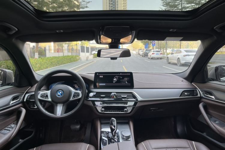 Used BMW 5 Series New Energy 2022 Restyled 535Le M Sport Package Audio And AC Panel