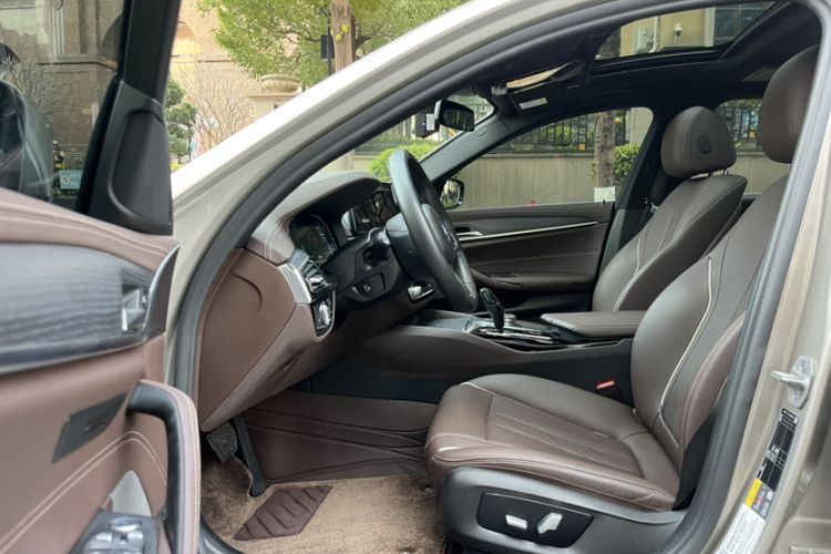 Used BMW 5 Series New Energy 2022 Restyled 535Le M Sport Package Left Front Seat