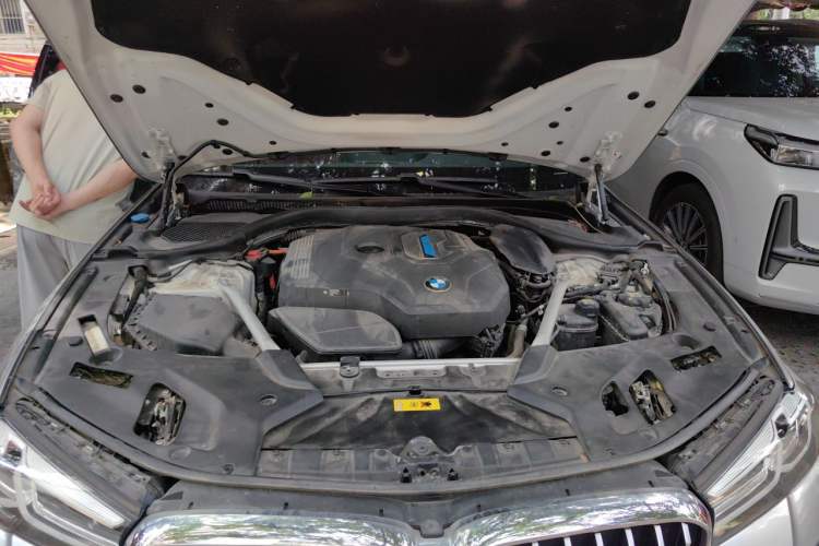 Used BMW 5 Series New Energy 2022 535Le M Sport Package Engine Bay