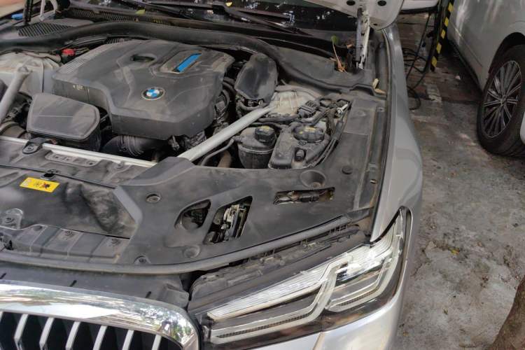 Used BMW 5 Series New Energy 2022 535Le M Sport Package Engine Bay Left