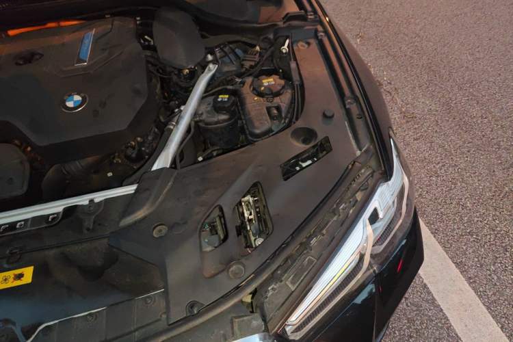Used BMW 5 Series New Energy 2022 535Le M Sport Package Engine Bay Left