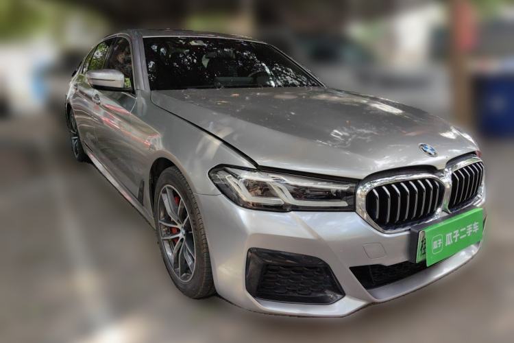 Used BMW 5 Series New Energy 2022 535Le M Sport Package Front Right 45 Deg