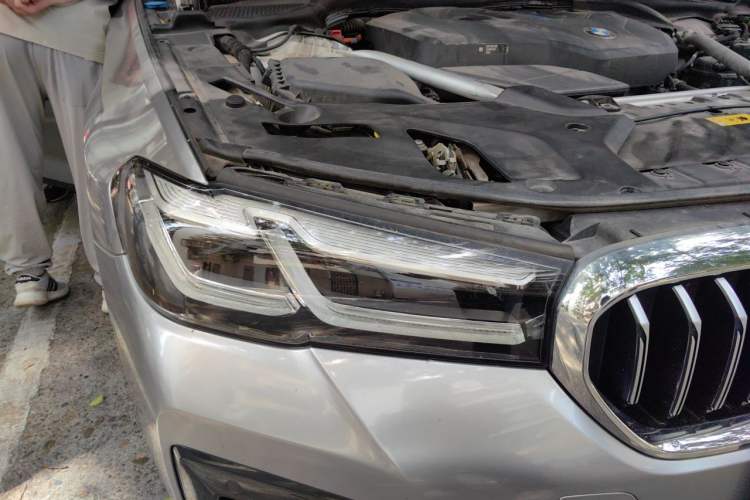 Used BMW 5 Series New Energy 2022 535Le M Sport Package Right Front Headlight
