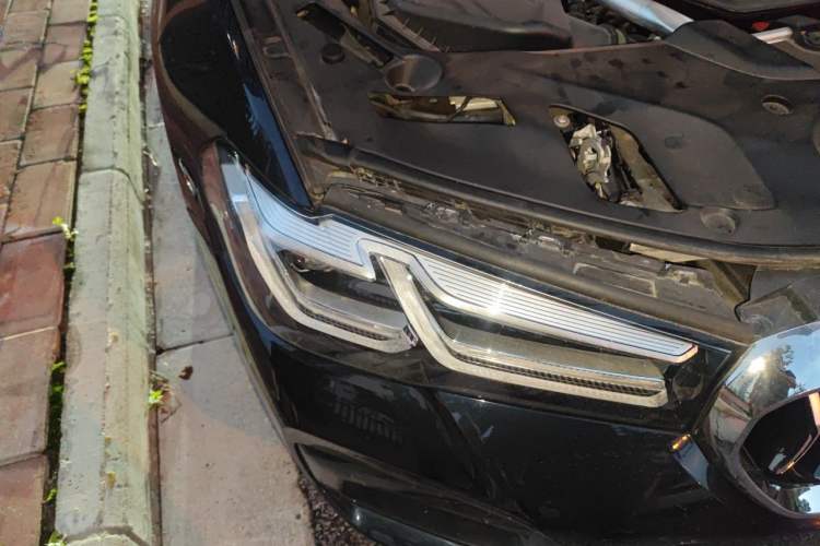 Used BMW 5 Series New Energy 2022 535Le M Sport Package Right Front Headlight
