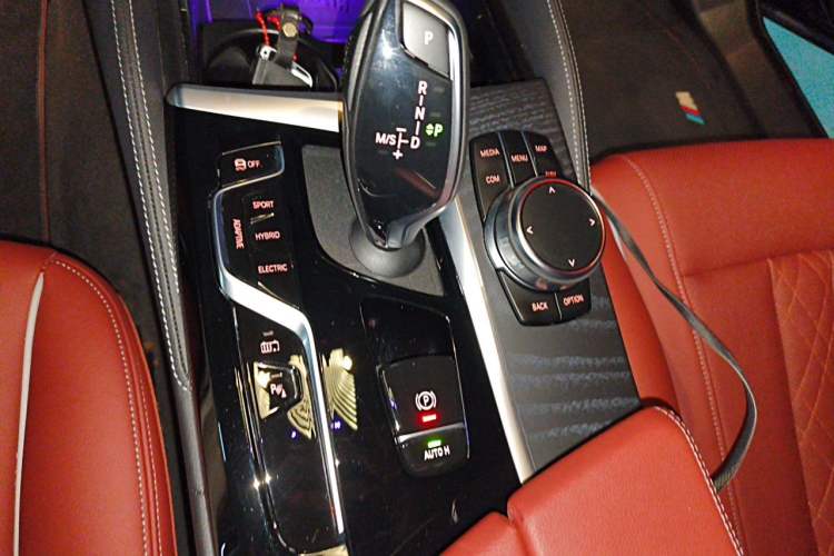 Used BMW 5 Series New Energy 2022 Updated Version 535Le Luxury Package Gear Lever