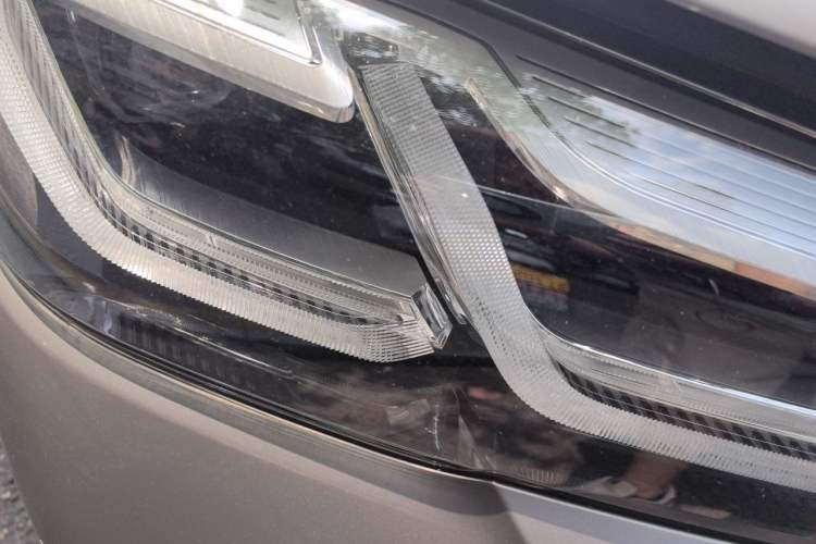 Used BMW 5 Series New Energy 2022 Second Facelift 535Le M Sport Package Right Front Headlight