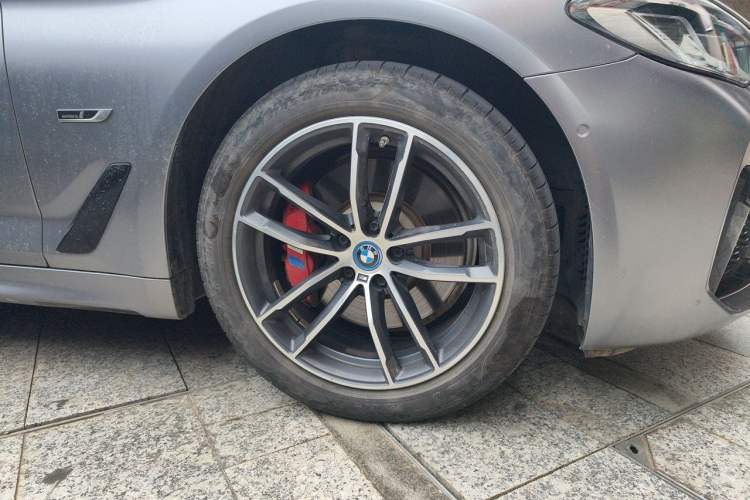 Used BMW 5 Series New Energy 2022 Second Facelift 535Le Pioneer Edition M Sport Package Right Front Wheel Hub