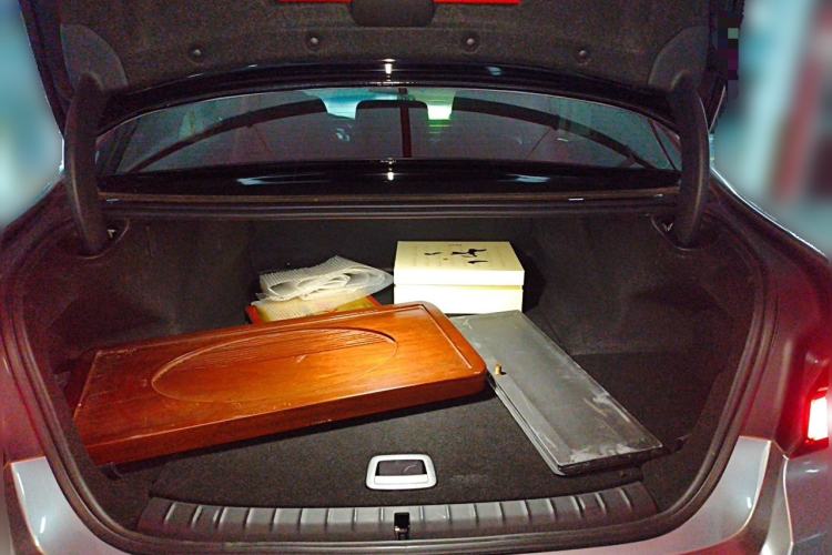 Used BMW 5 Series New Energy 2022 Updated Version 535Le Luxury Package Trunk