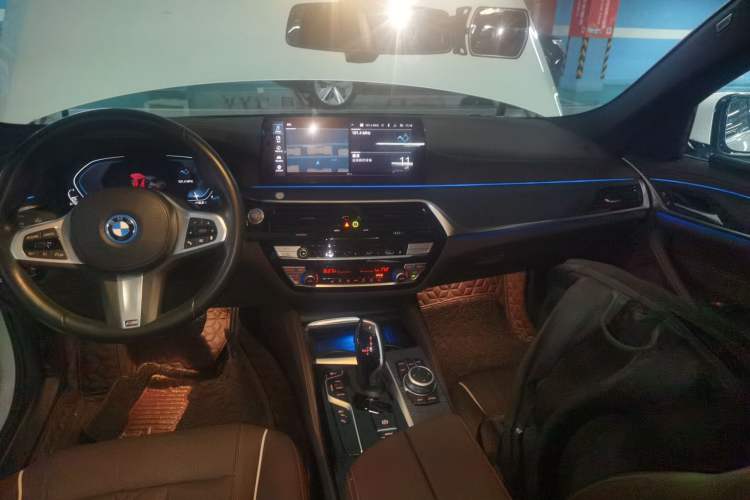 Used BMW 5 Series New Energy 2022 Updated Version 535Le Luxury Package Audio And AC Panel