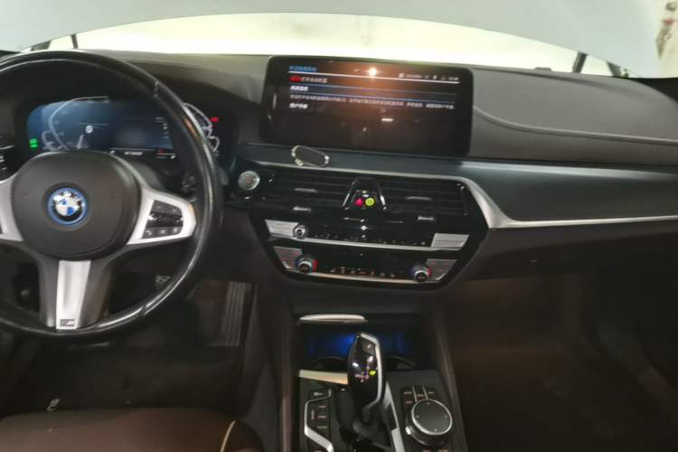 Used BMW 5 Series New Energy 2022 Restyled 535Le M Sport Package Audio And AC Panel