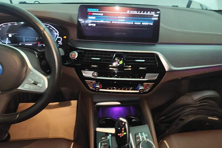 Used BMW 5 Series New Energy 2022 Second Facelift 535Le M Sport Package Audio And AC Panel